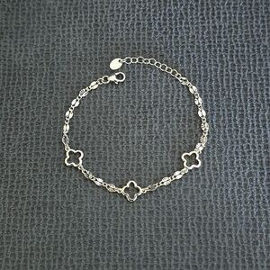 Mia Fiore Stationary Gold💛 Open Clovers🍀 Bracelet - NWT